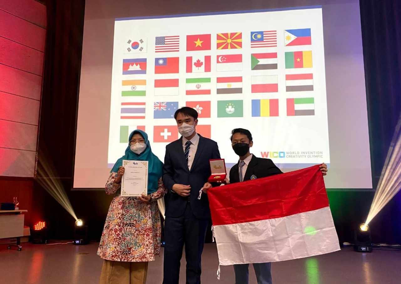 Kalahkan 30 Negara, Siswa PGRI 2 Kayen Pati Raih Medali Emas Dalam Ajang Internasional