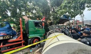 Kecelakaan Maut Truk Trailer di Bekasi Sebabkan 10 Orang Tewas Kecelakaan Maut Truk Trailer di Bekasi Sebabkan 10 Orang Tewas