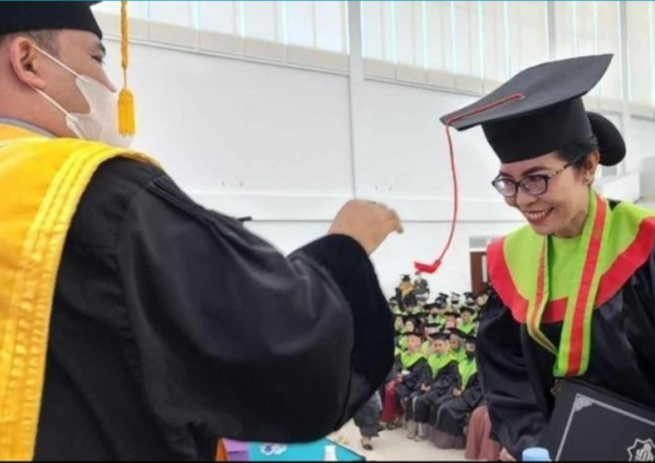 Menarik, Mahasiswa Hindu Dapat Gelar Magister Manajemen Pendidikan Islam