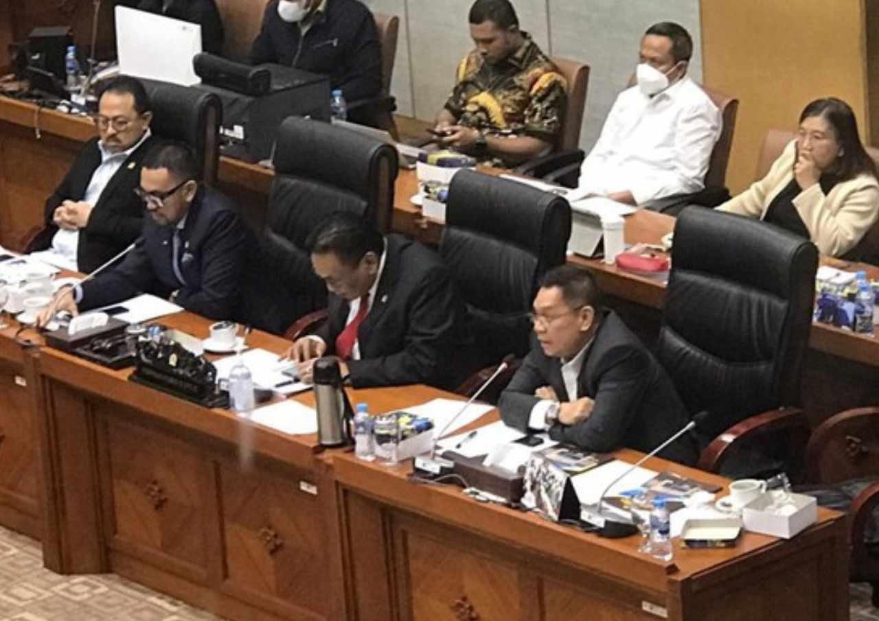 Rapat Panas DPR dengan Kapolri, Pimpinan Komisi III DPR Vs Anggota
