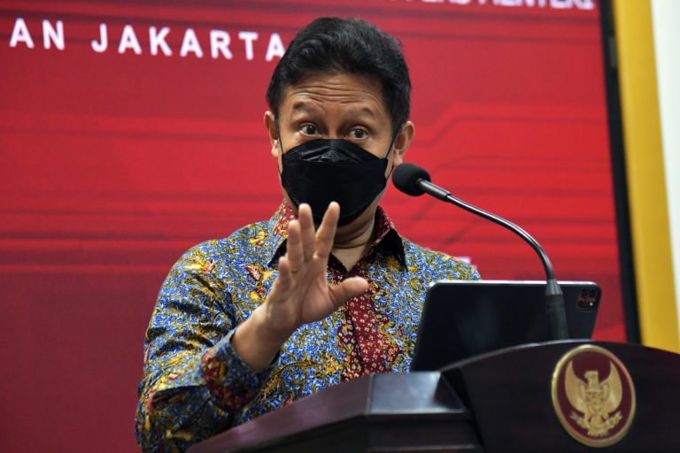 Menteri Kesehatan dan Mendorong Penggunaan Alkes Dalam Negeri