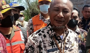 Baru Menjabat Sehari, Henggar Budi Anggoro Langsung Turun ke Lokasi Kebakaran