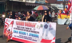 Di Suasana HUT RI ke-77, Ribuan Warga Juwana Kompak Merayakan Kirab Budaya