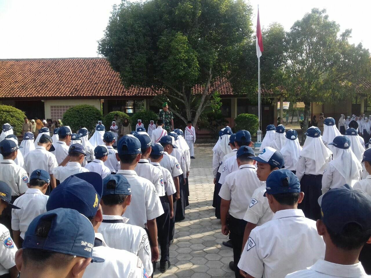 Foto : Ilustrasi pelaksanaan upacara bendera di sebuah sekolah (Sumber : Istimewa)