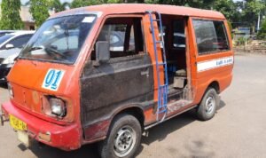 Foto: Angkot sedang parkir di Pasar Puri Baru/ mitrapost.com/ M. Kafi Foto: Angkot sedang parkir di Pasar Puri Baru/ mitrapost.com/ M. Kafi