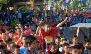 Ribuan Warga Penuhi Alun-Alun Kota Pati Ikuti Sport Tourism Pati Run 2022