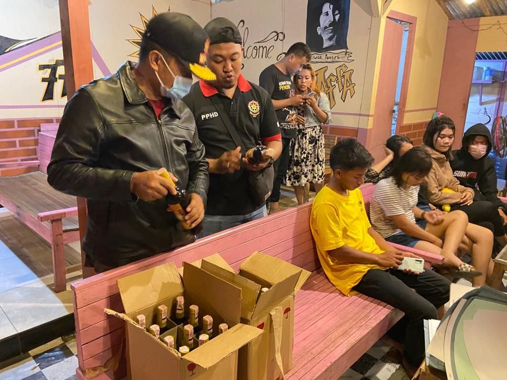 Gelar Razia, Satpol PP Pati Ciduk Sejumlah PK di Warung Remang-remang