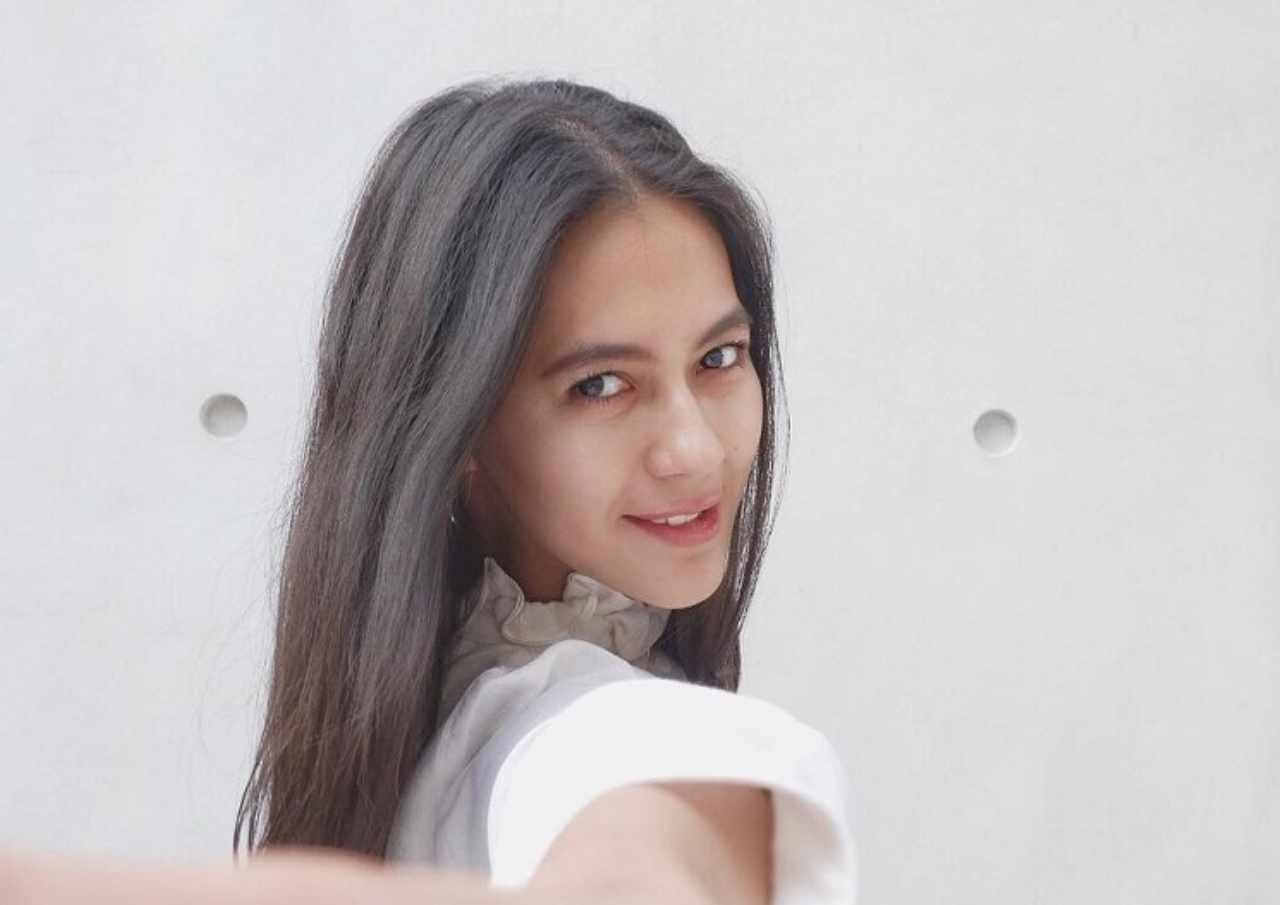 Menegangkan, Paula Verhouven Terjebak di Lift Hotel New York