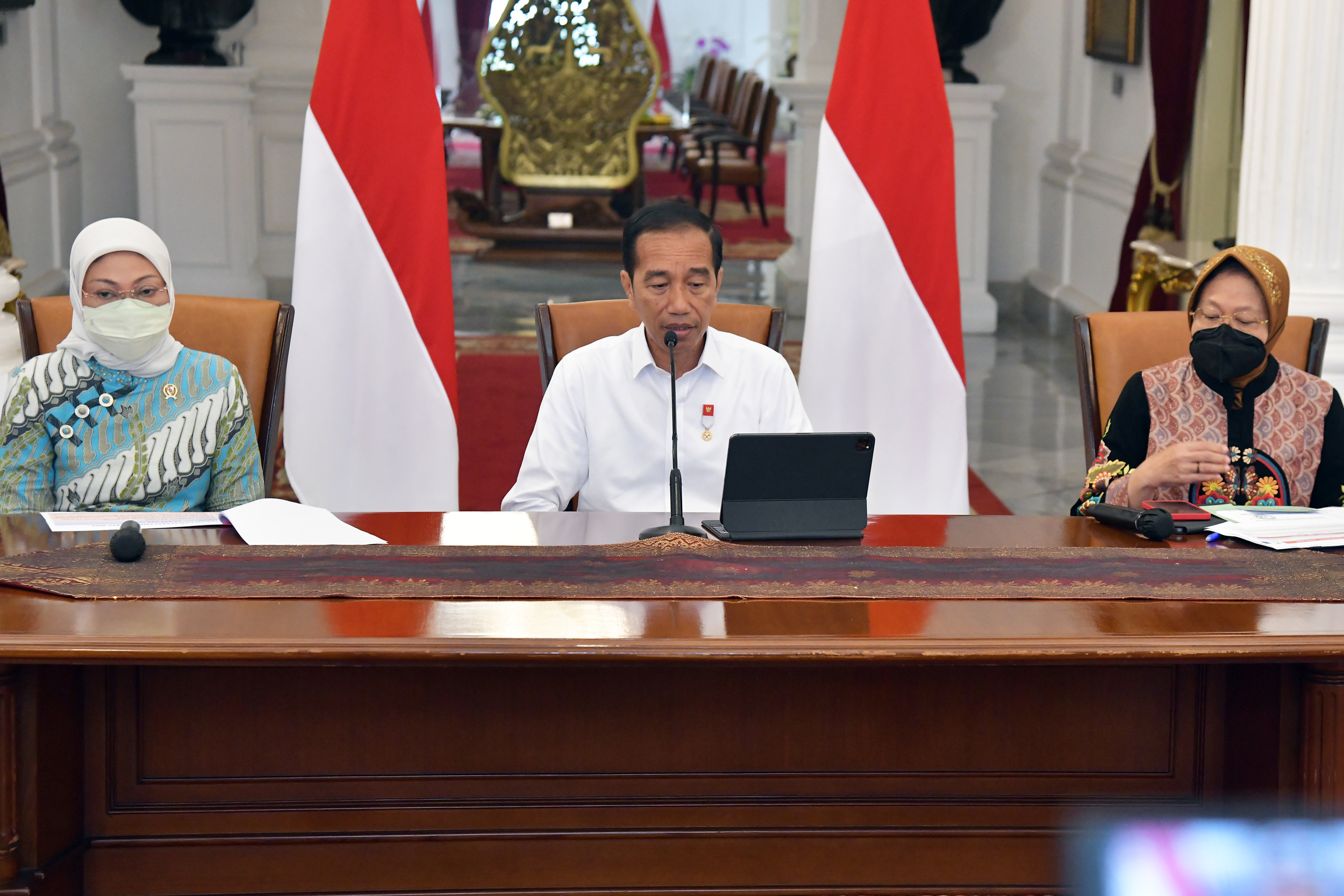 Jokowi Dorong Penyaluran BLT BBM dan BSU Cepat dan Tepat Sasaran