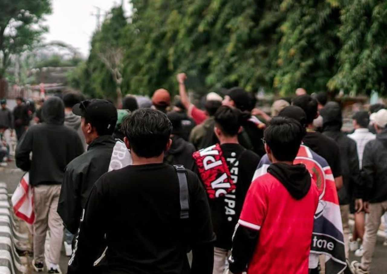 Tuntut Curi Poin Laga Away Kontra Cilacap, Ratusan Patifosi Geruduk Stadion Wijaya Kusuma