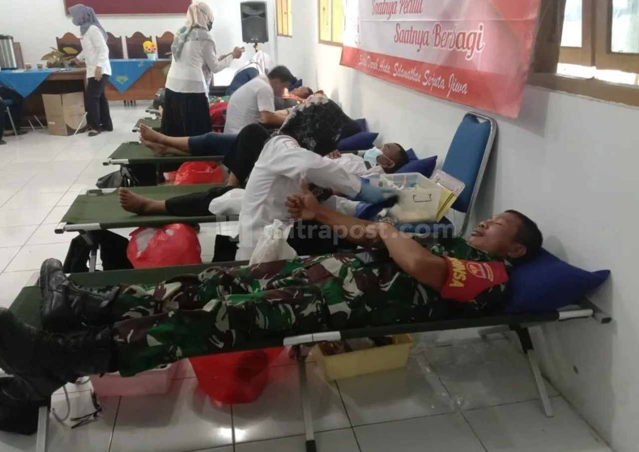 PMI Gelar Donor Darah di Aula Kecamatan Tambakromo, Pasukan Babinsa Antusias Jadi Relawan