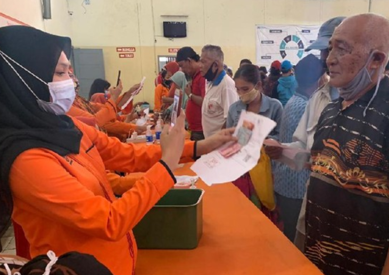 Menteri Sosial Dorong PT Pos Indonesia Percepat Penyaluran BLT