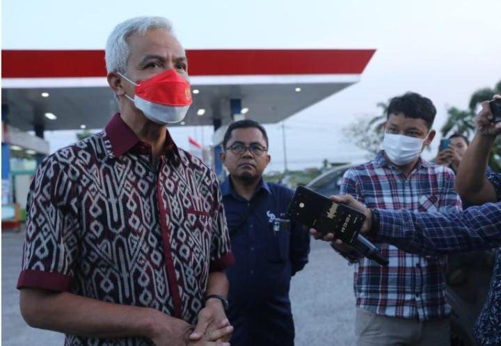 Foto: Ganjar Pranowo saat kunjungan di SPBU Tireman Rembang/mitrapost.com/Sri Lestari