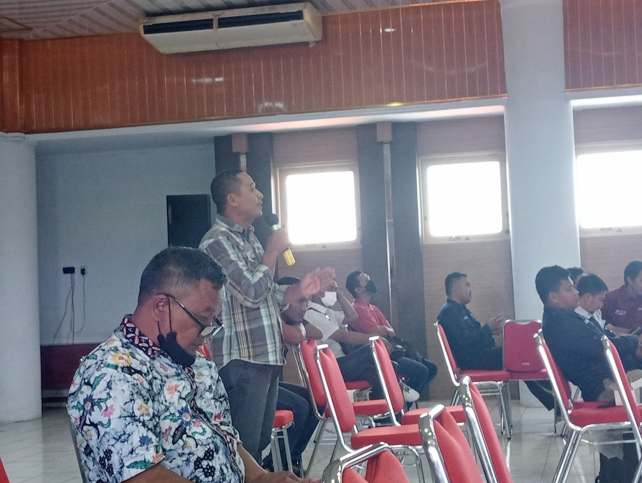 Foto: Amin saat menyampaikan pendapat dalam rapat koordinasi penyamakan kebijakan BBM/mitrapost.com/Sri Lestari