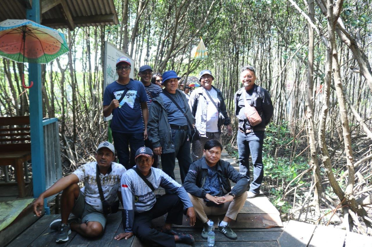 DPRD Temani Pokdarwis Tluwuk Studi Banding Ke Wisata Mangrove Pandansari Brebes DPRD Temani Pokdarwis Tluwuk Studi Banding Ke Wisata Mangrove Pandansari Brebes