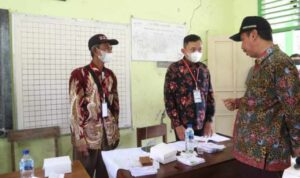 Foto: Bupati Rembang Abdul Hafidz beserta Forkompinda meninjau TPS di tiga Kecamatan/mitrapost.com/Sri Lestari