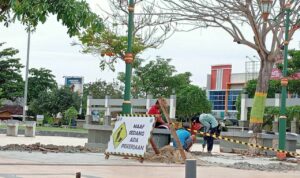 Foto: Keadaan Alun-alun Rembang tengah direvitalisasi pada bulan Oktober 2022/mitrapost.com/Sri Lestari