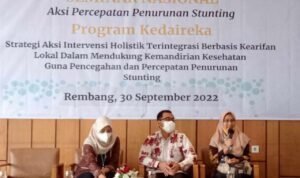 Foto: Sub Koordinator BKB Anak dan Ketahanan Keluarga Lansia Jawa Tengah Nitya Apranadyanti saat paparannya di Hotel Pollos Rembang/mitrapost.com/Sri Lestari