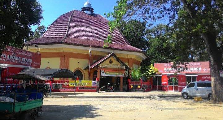 Foto: Keadaan Perpustakaan Umum Rembang dilihat dari luar/mitrapost.com/Sri Lestari Foto: Keadaan Perpustakaan Umum Rembang dilihat dari luar/mitrapost.com/Sri Lestari