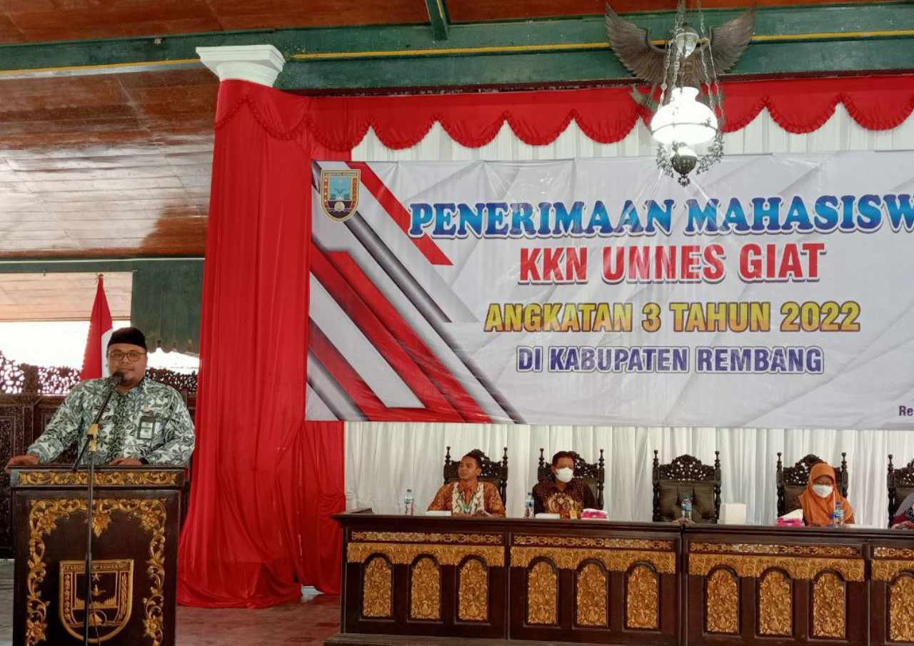 Foto: Wakil Bupati Rembang Mochamad Hanies Cholil Barro' saat sambutannya di Pendopo Musium RA. Kartini/mitrapost.com/Sri Lestari