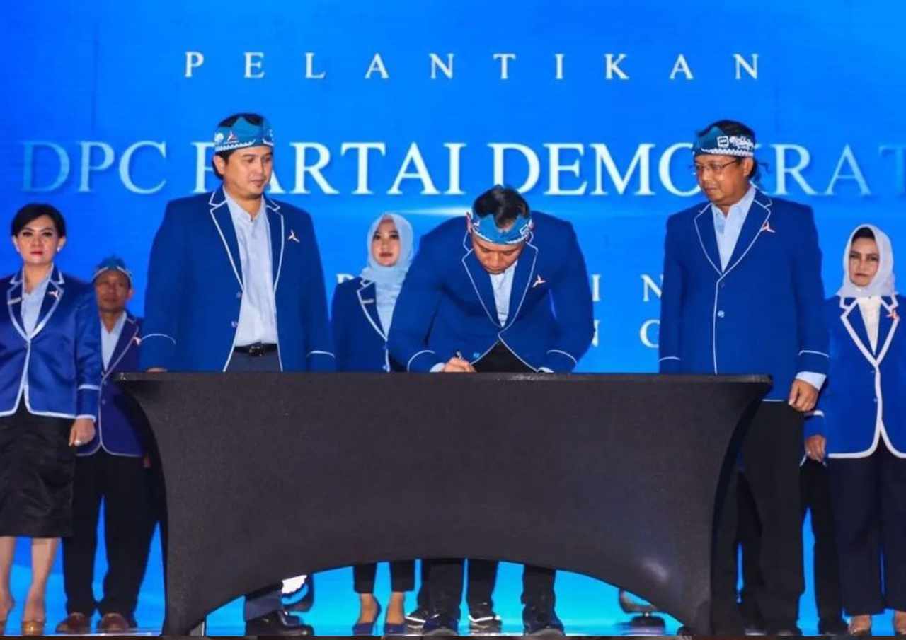 Foto: Pelantikan Ketua DPC Partai Demokrat se Jawa Tengah, bersama 35 ketua DPC Partai Demokrat Lainnya di Hotel Grand Artos (Sumber: VIND/Mitrapost.com)