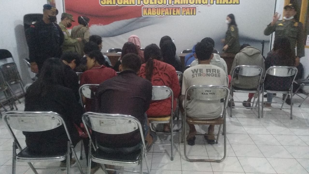 Gelar Razia dalam Penegakan Perda, Satpol PP Amankan 8 Pasangan Mesum