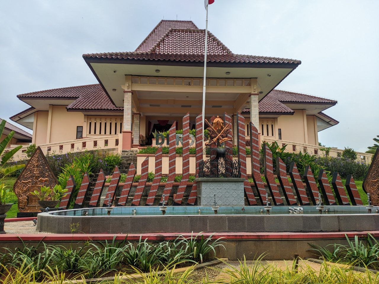 DPRD Tegaskan Raperda Pesantren Tidak Atur Kitab Kuning Sebagai Kurikulum