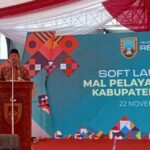 Foto: Bupati Rembang Abdul Hafidz saat sambutannya di gedung MPP/mitrapost.com/Sri Lestari