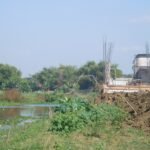 Foto: Ilustrasi bangunan permanen di dekat sempadan Sungai (sumber:istimewa)