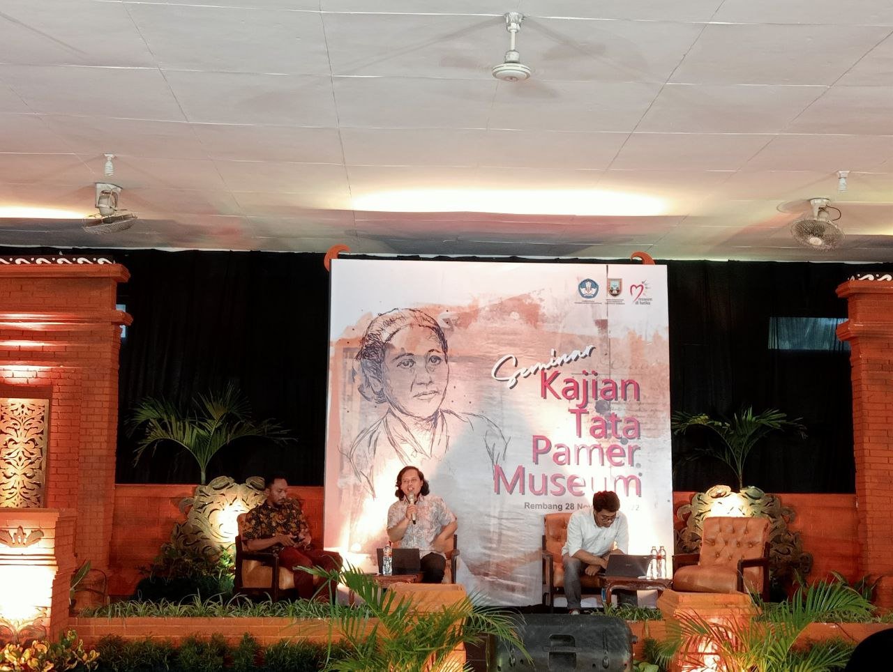 Foto: Suasana Seminar Kajian Tata Pamer Musium di Sanggar Budaya Rembang/mitrapost.com/Sri Lestari