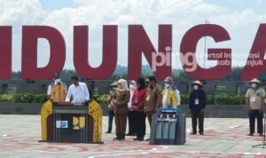 Jokowi Resmikan Bendungan Semantok di Nganjuk