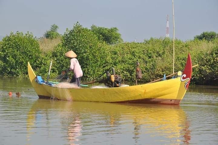 Gelombang Laut Tinggi, Nelayan Kecil Pati Diminta Libur Melaut Hingga Rabu