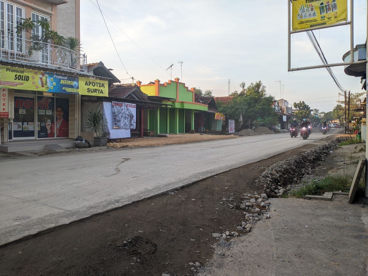 Pengecoran Jalan Rusak Dukuh Paras Tanjunganom Rampung Dilaksanakan