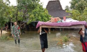 Jelang Perayaan Pergantian Tahun, Warga Kasiyan Sukolilo Terendam Banjir