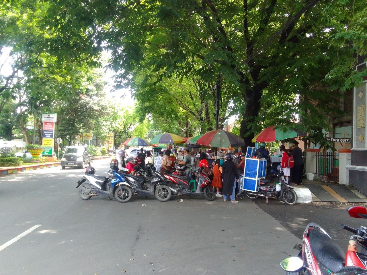 Satpol PP Pati Beri Peringatan Kepada PKL Jalan Jendral Sudirman 