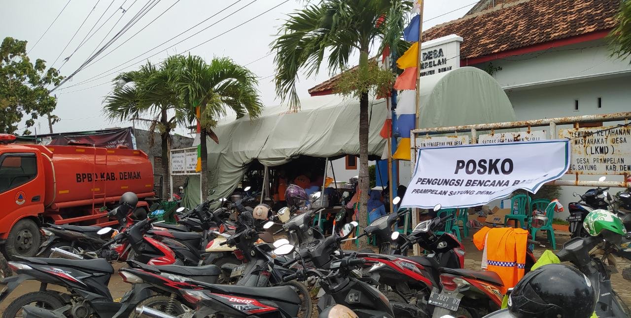 Seminggu Dilanda Banjir, Warga Masih Bertahan di Posko Pengungsian