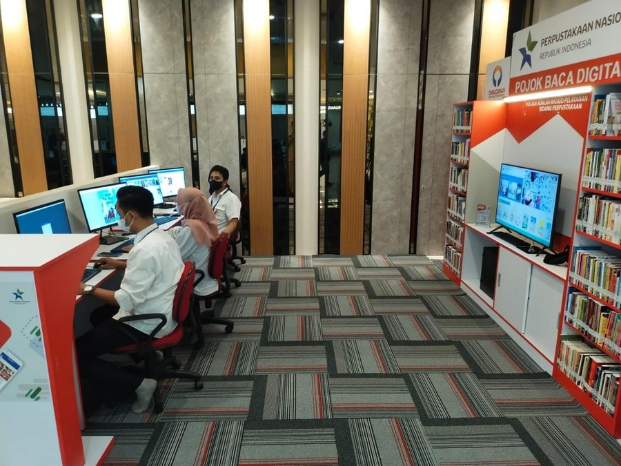 Pojok Baca Digital Kini Hadir di Mal Pelayanan Publik Siola Surabaya