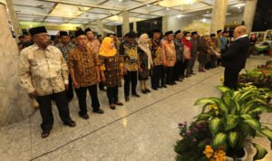 Terlibat Pungli, Wali Kota Surabaya Akan Copot Jabatan Ketua RT RW