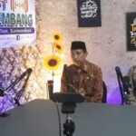 Foto: Bupati Rembang Abdul Hafidz dan Wakil Bupati Rembang Mochamad Hanies Cholil Barro' saat mengikuti podcast dari Kemenag Rembang/mitrapost.com/Sri Lestari Foto: Bupati Rembang Abdul Hafidz dan Wakil Bupati Rembang Mochamad Hanies Cholil Barro' saat mengikuti podcast dari Kemenag Rembang/mitrapost.com/Sri Lestari