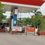 Foto: Kondisi SPBU Tireman Rembang untuk penjualan pertalite subsidi terlihat sepi pengunjung dikarenakan dalam masa pemeliharaan/mitrapost.com/Sri Lestari