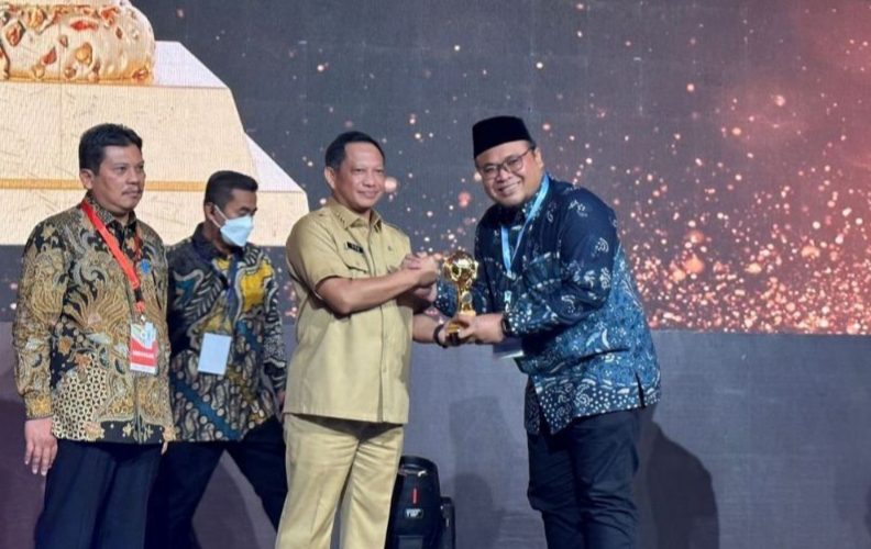 Pemkab Rembang Peroleh Penghargaan Cakupan Kesehatan Semesta