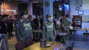 Puluhan Botol Miras di Warkop dan Kafe Karaoke Kabupaten Rembang Disita Satpol PP