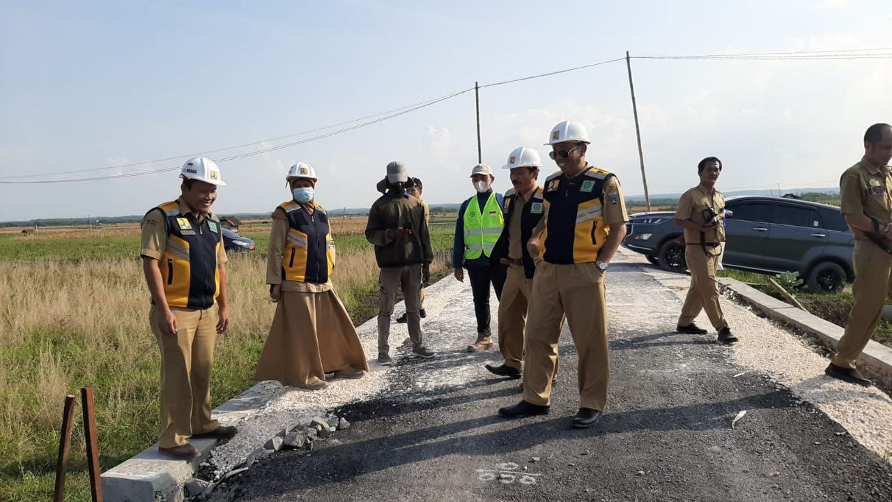 Pembangunan Infrastruktur Jalan di Kecamatan Sarang Terancam Mangkrak, Bupati Rembang Ungkap Alasan