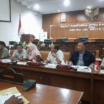 Warga Desa Wotan Wadulkan Akses Jalan Rusak Parah Akibat Tambang Warga Desa Wotan Wadulkan Akses Jalan Rusak Parah Akibat Tambang