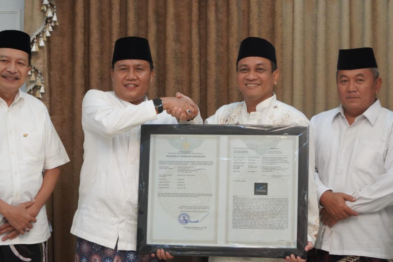 Pemkot Pekalongan Resmi Patenkan Sarung Batik Sebagai Indikasi Geografis