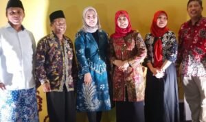 pakaian dinas khas daerah