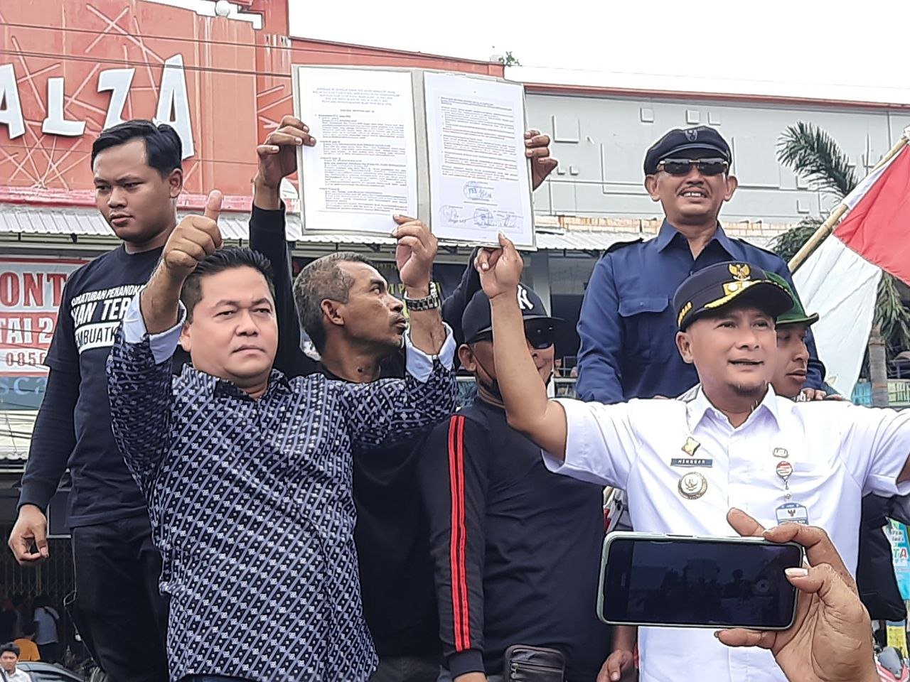 Ribuan Nelayan Gelar Demo, Ketua DPRD Pati Sampaikan Dukungan
