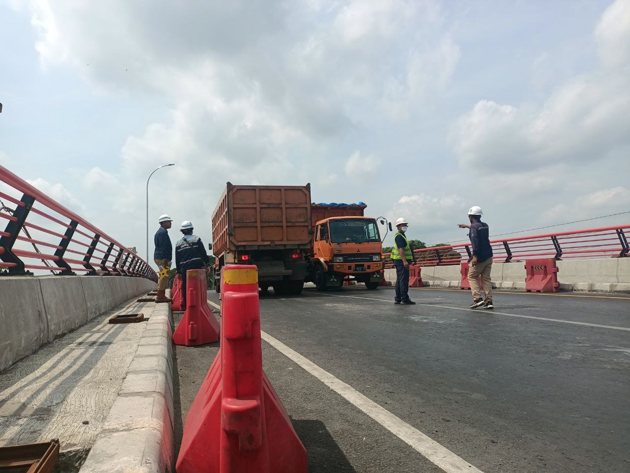 Pj Bupati Pati Minta Finishing Jembatan Juwana Dipercepat
