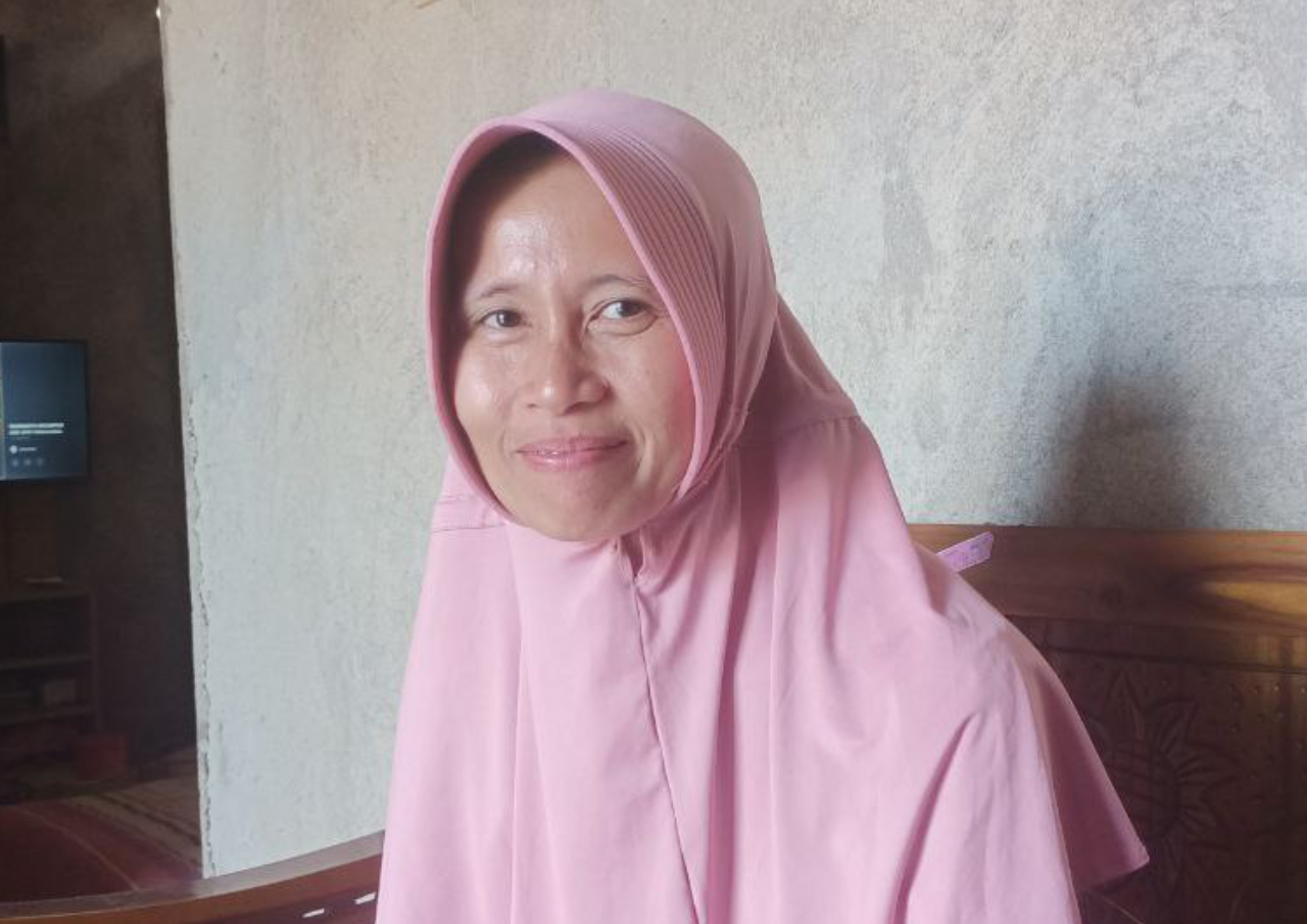 Foto : Ana Rahmawati (37) asal Desa Pagerharjo, Kecamatan Wedarijaksa, Kabupaten Pati (Sumber : Mitrapost.com / Putri Asia)