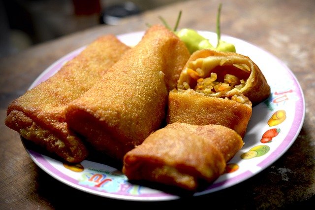 Foto: makanan lumpia khas Semarang (Sumber: pixabay)